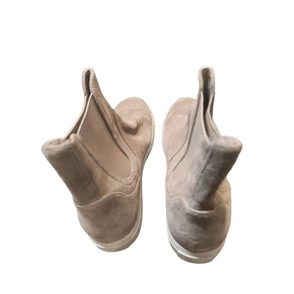 Vince Suede Ankle Chelsea Boots Water Resistant Woman's size 6.5 New with scuffs - Picture 4 of 6